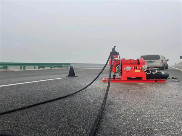 凯里马路路基路面开裂下沉注浆加固灌浆